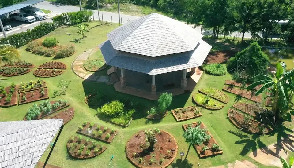 هتل آنانا اکولوژیکال ریزورت کرابی